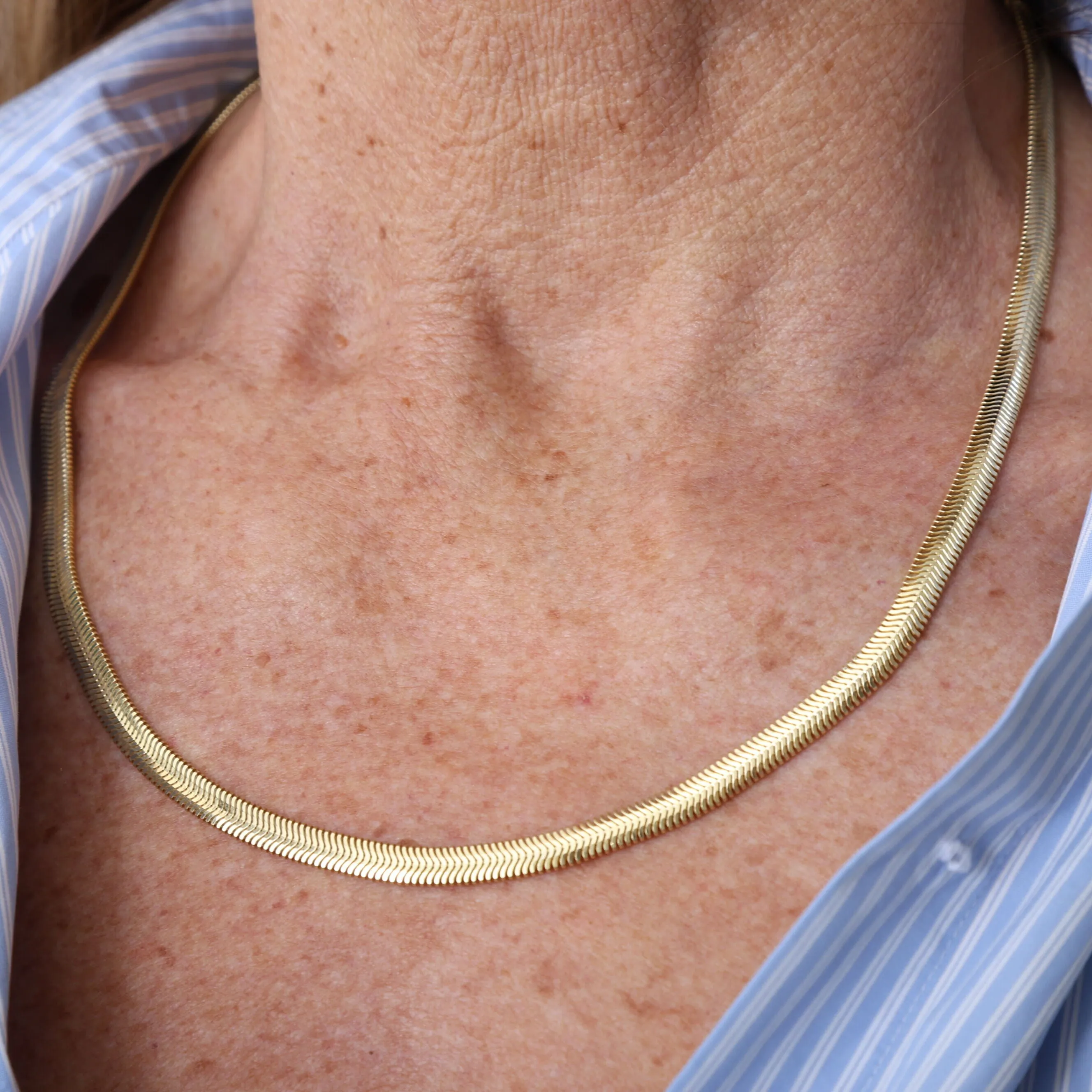 14K Gold Oval Snake Necklace