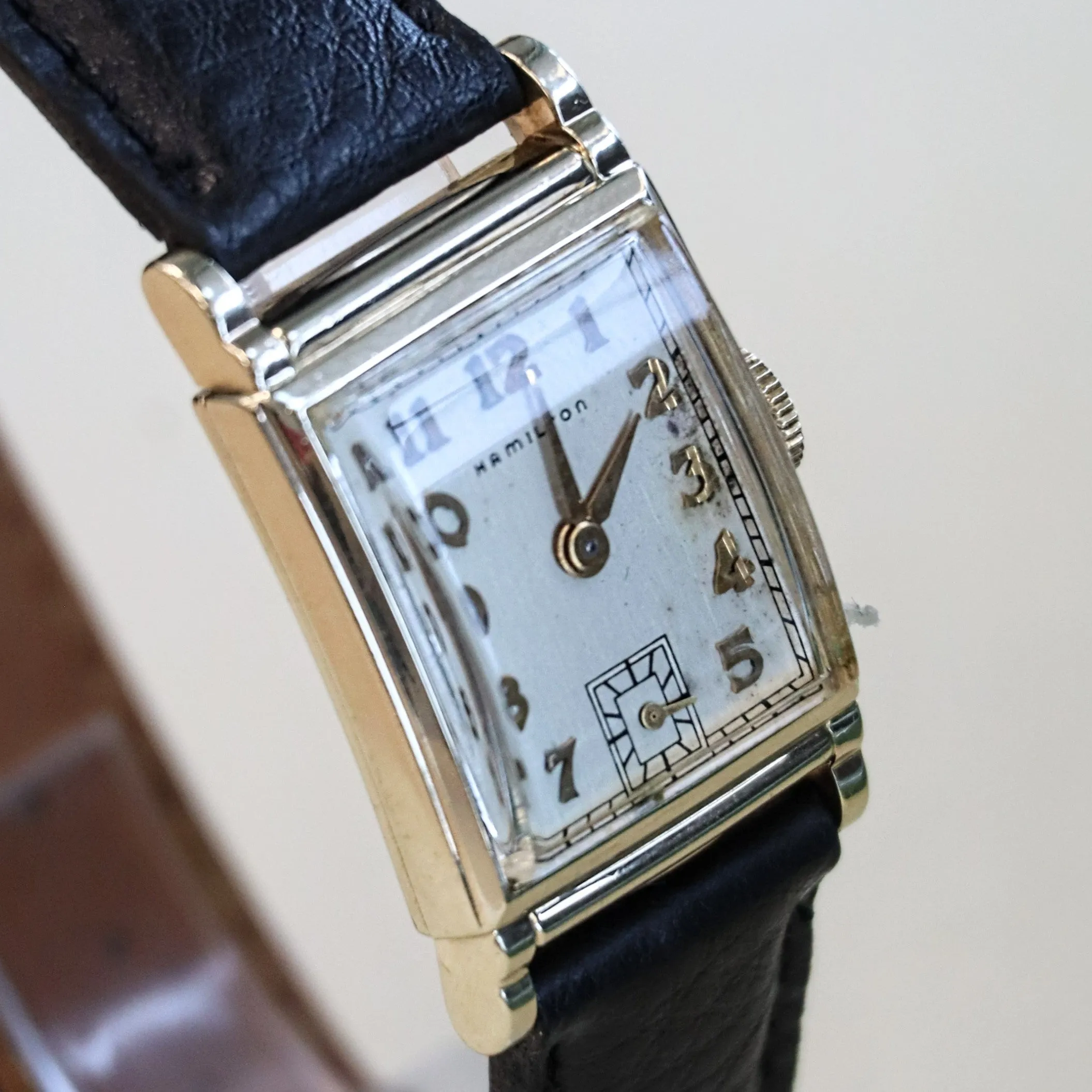 1949 HAMILTON Eaton Watch Cal. 980 17 Jewels Tank Case U.S.A. Made Wristwatch - In BOX!