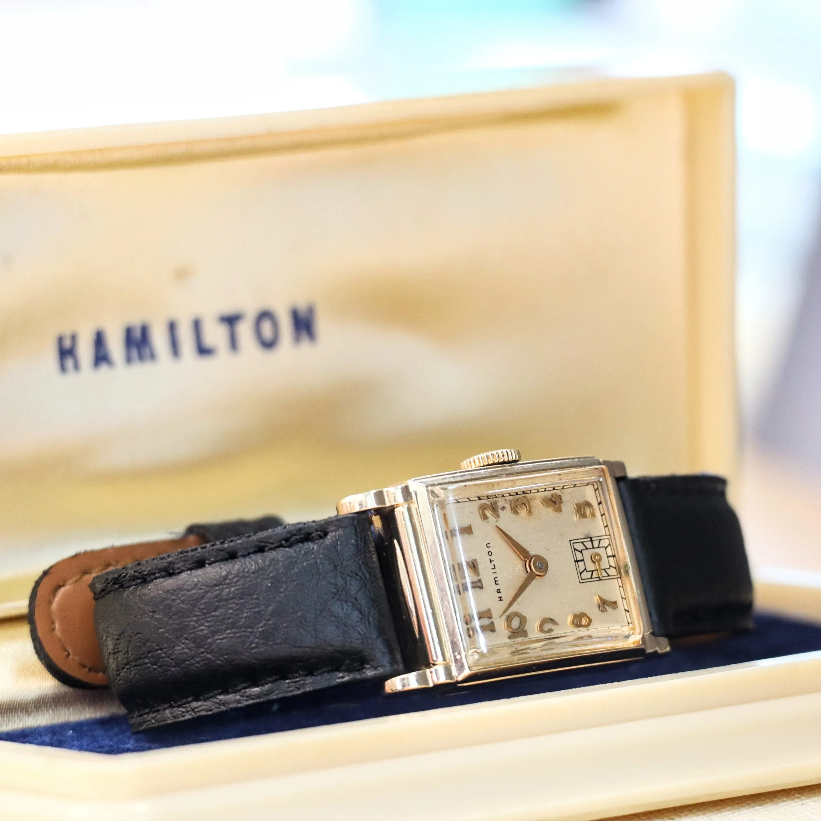 1949 HAMILTON Eaton Watch Cal. 980 17 Jewels Tank Case U.S.A. Made Wristwatch - In BOX!