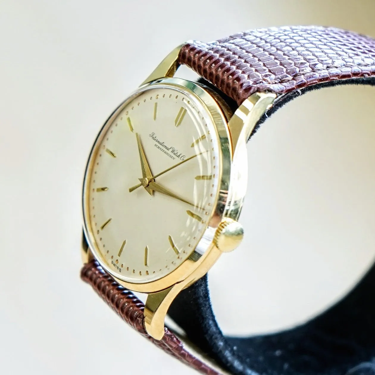 1960 International National Watch Co. 17 Jewels Cal. IWC 89 Wristwatch 18K GOLD