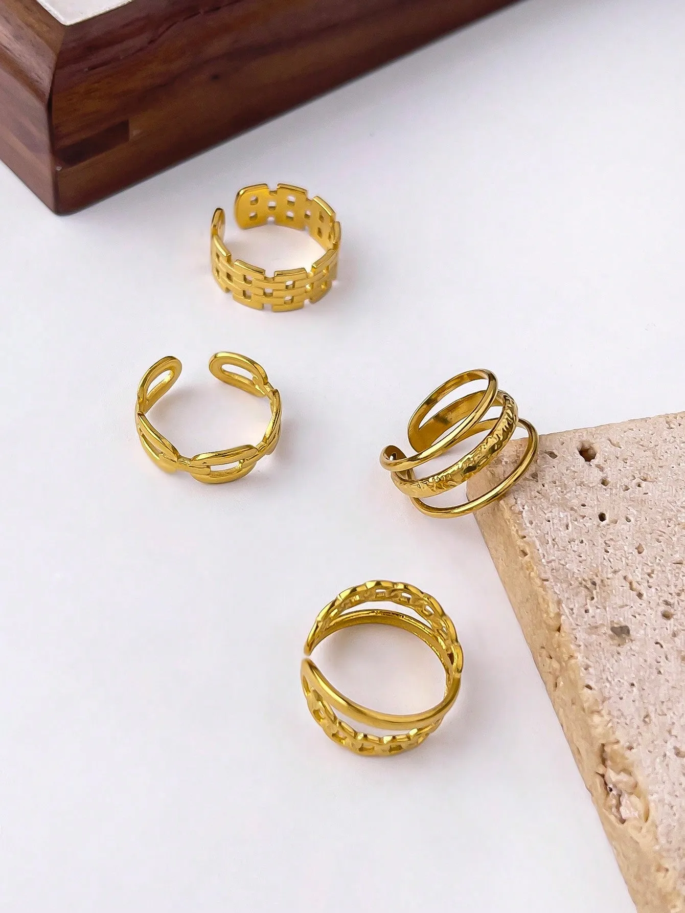 4pcs Gold Hollow Out Square Cross Rings