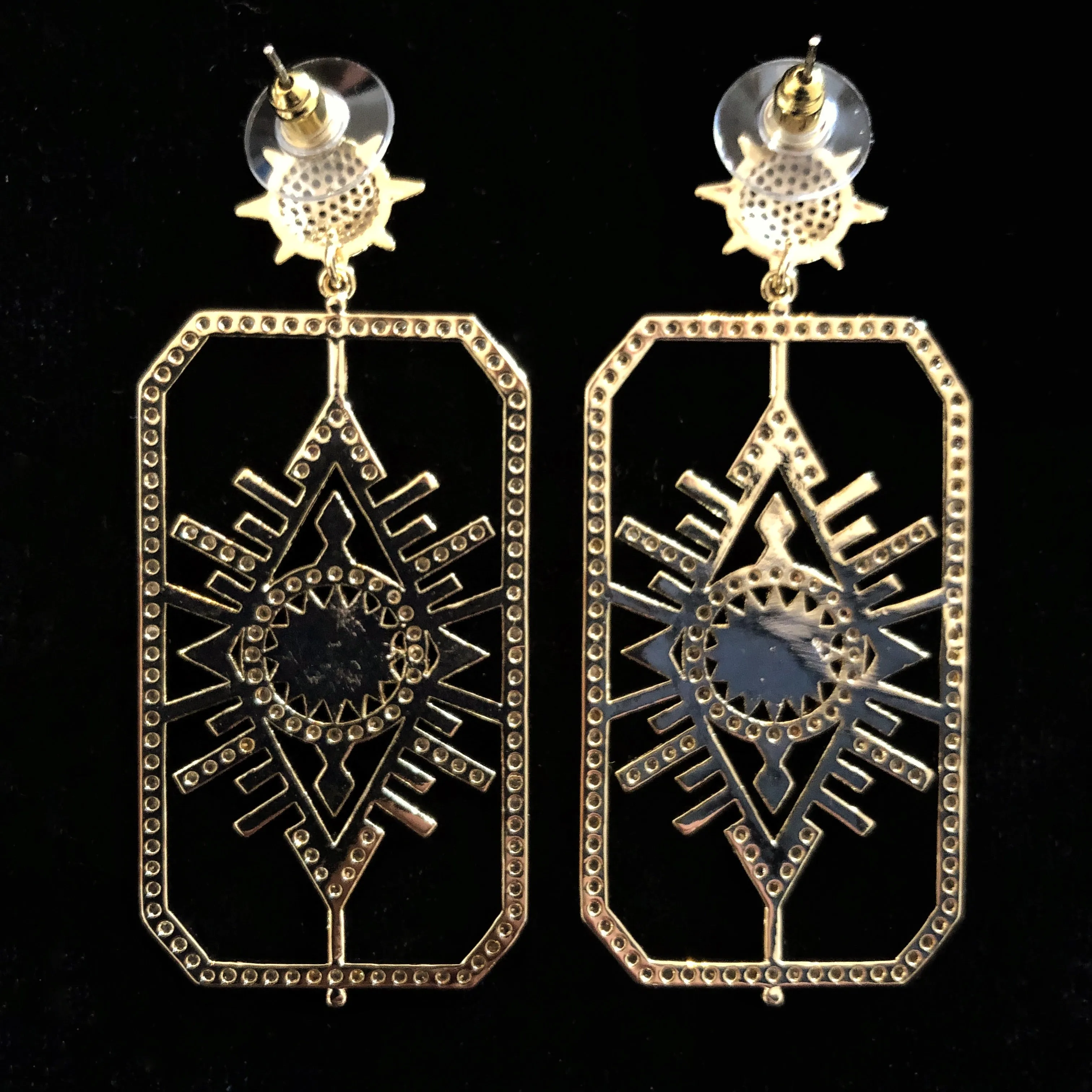 A QUALITY PAIR OF RECTANGULAR TITANIUM EYE EARRINGS
