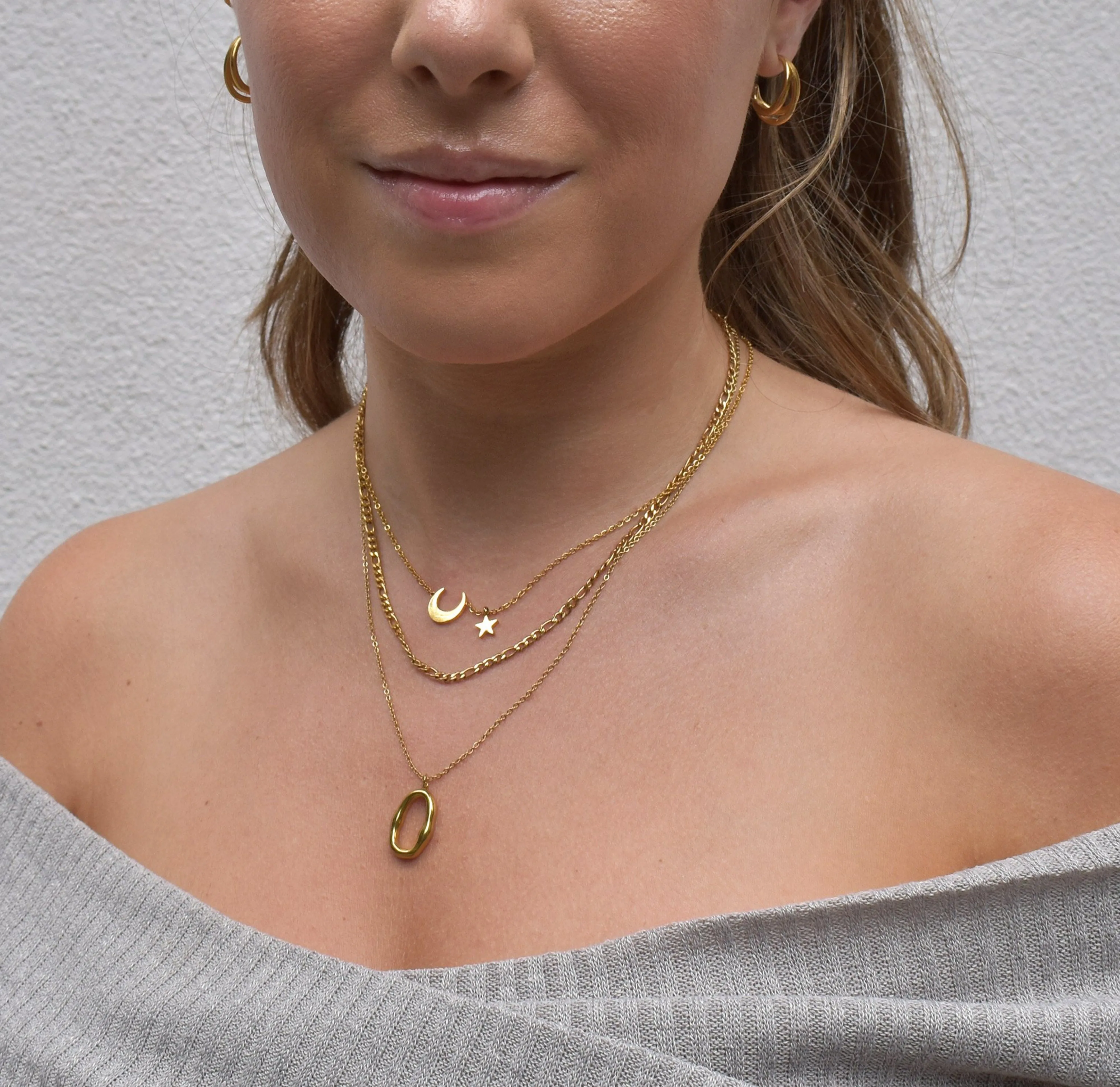 BOBBI DAINTY GOLD FIGARO CHAIN NECKLACE
