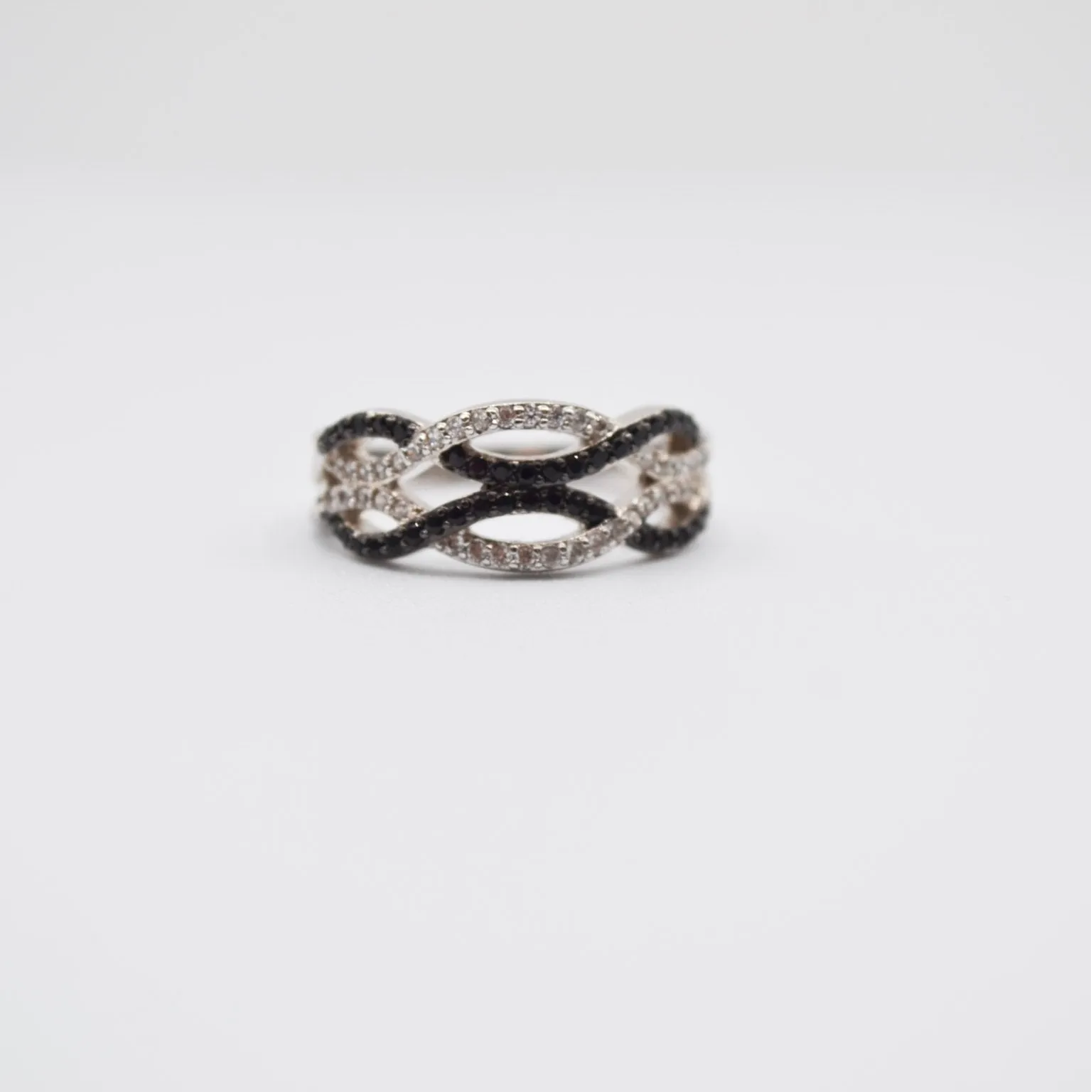 Criss Cross Ring