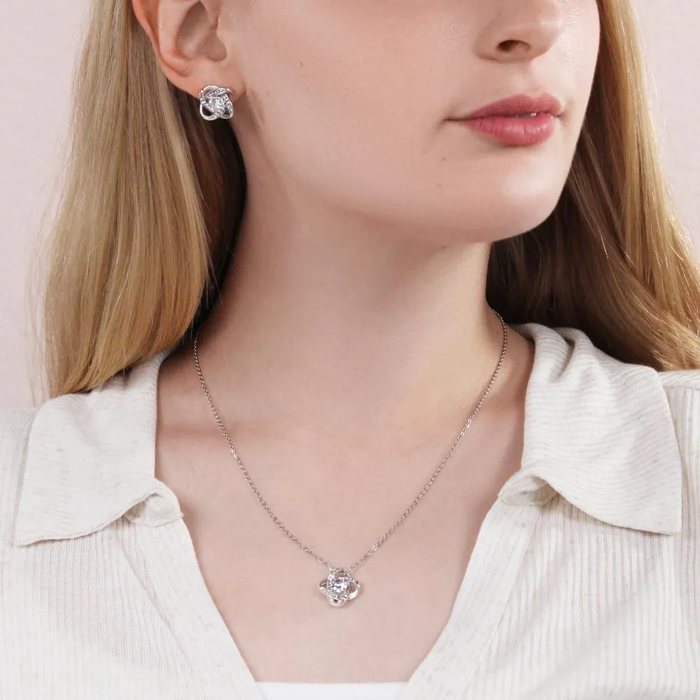 Custom To My Mom 01 14k White Gold Interlocking Heart Pendant Necklace Jewelry Gifts For Mom Wife Grandma Auntie Mother Day