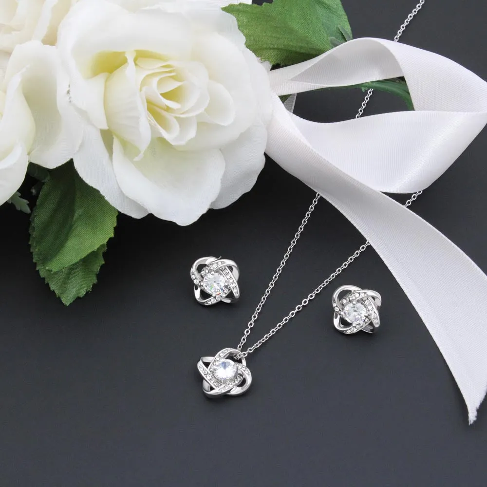 Custom To My Mom 01 14k White Gold Interlocking Heart Pendant Necklace Jewelry Gifts For Mom Wife Grandma Auntie Mother Day