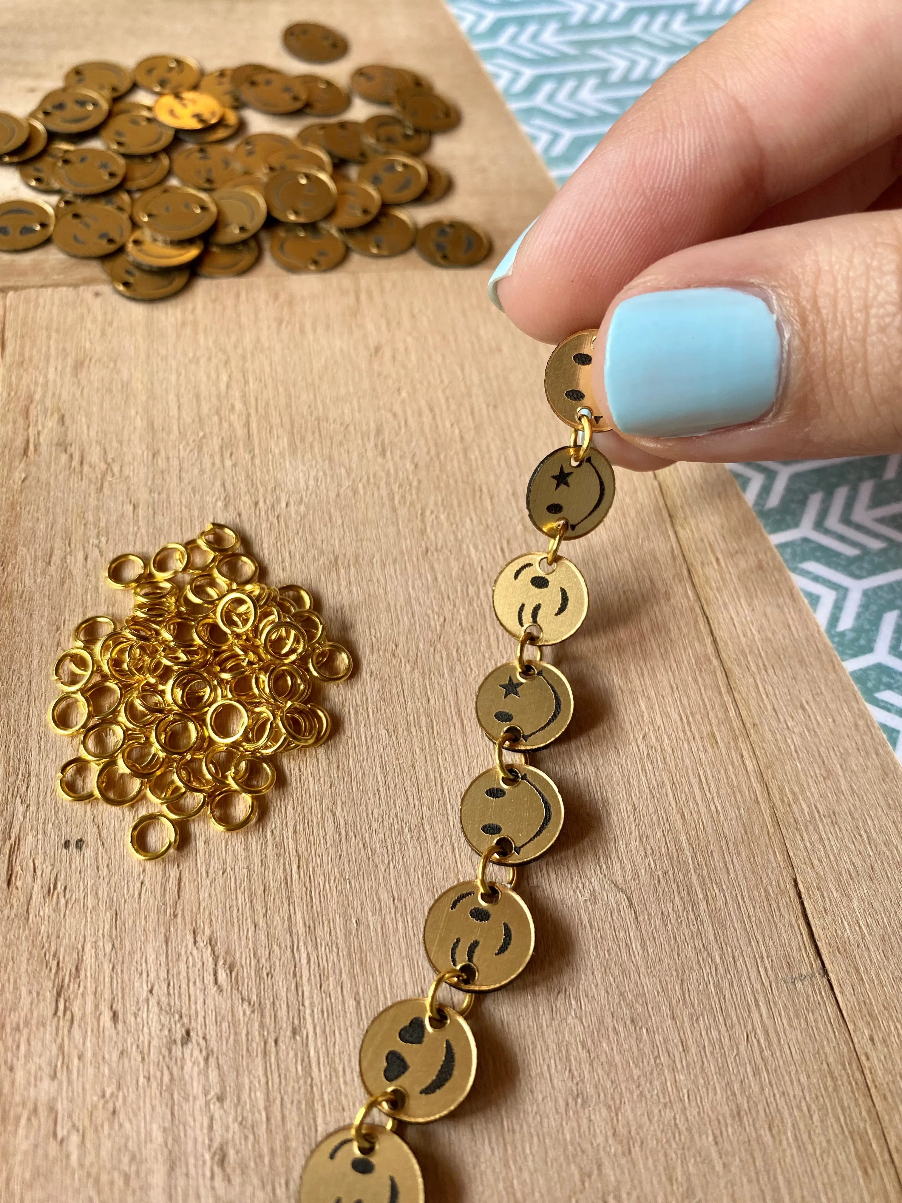Emoji faces connectors / 25 Pieces, 10mm