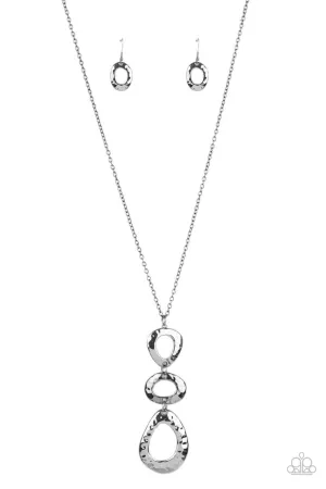 Gallery Artisan Black Paparazzi Necklace