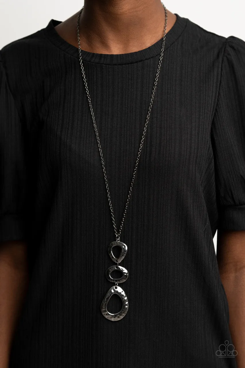 Gallery Artisan Black Paparazzi Necklace