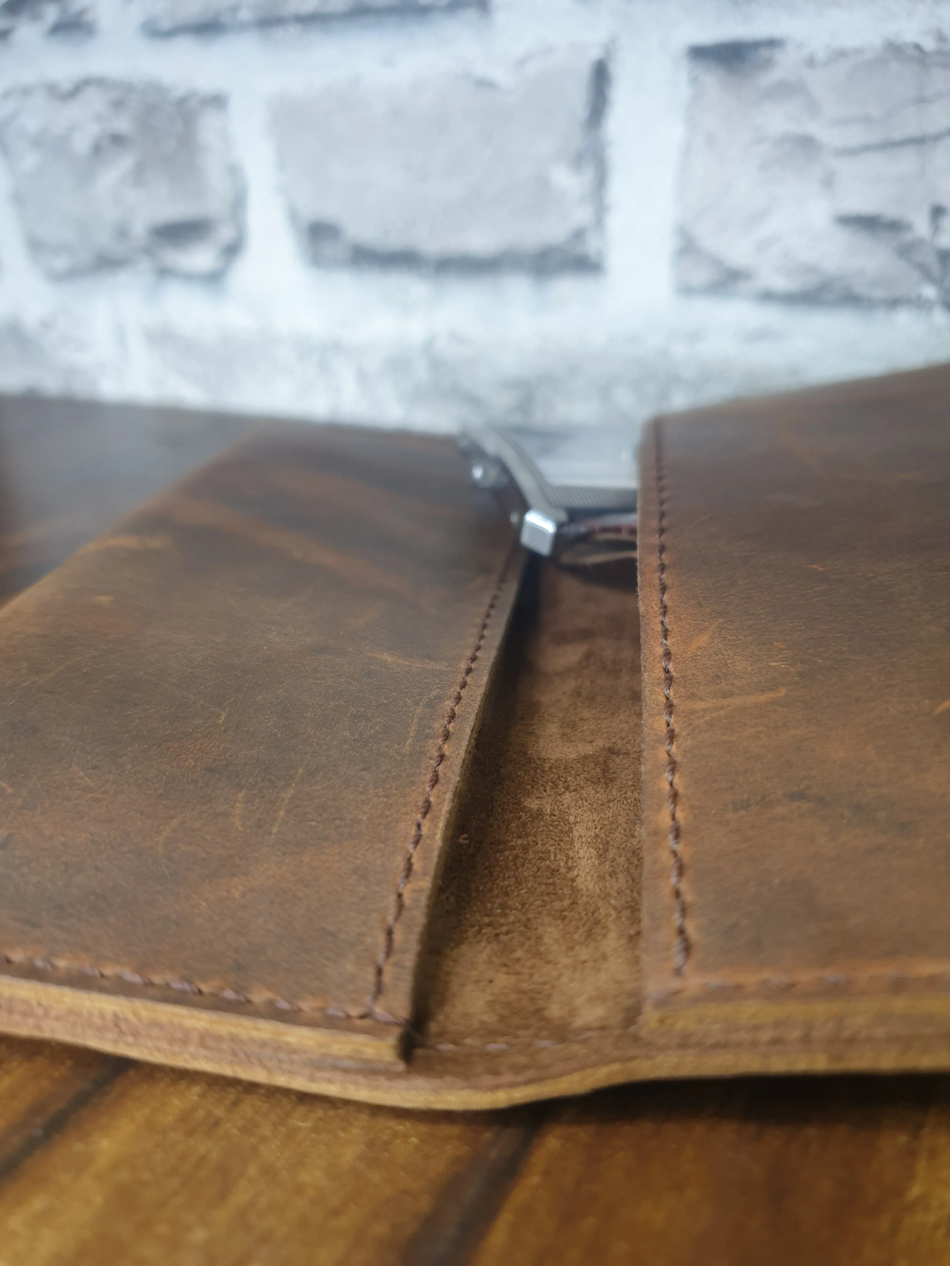 Handmade leather watch case