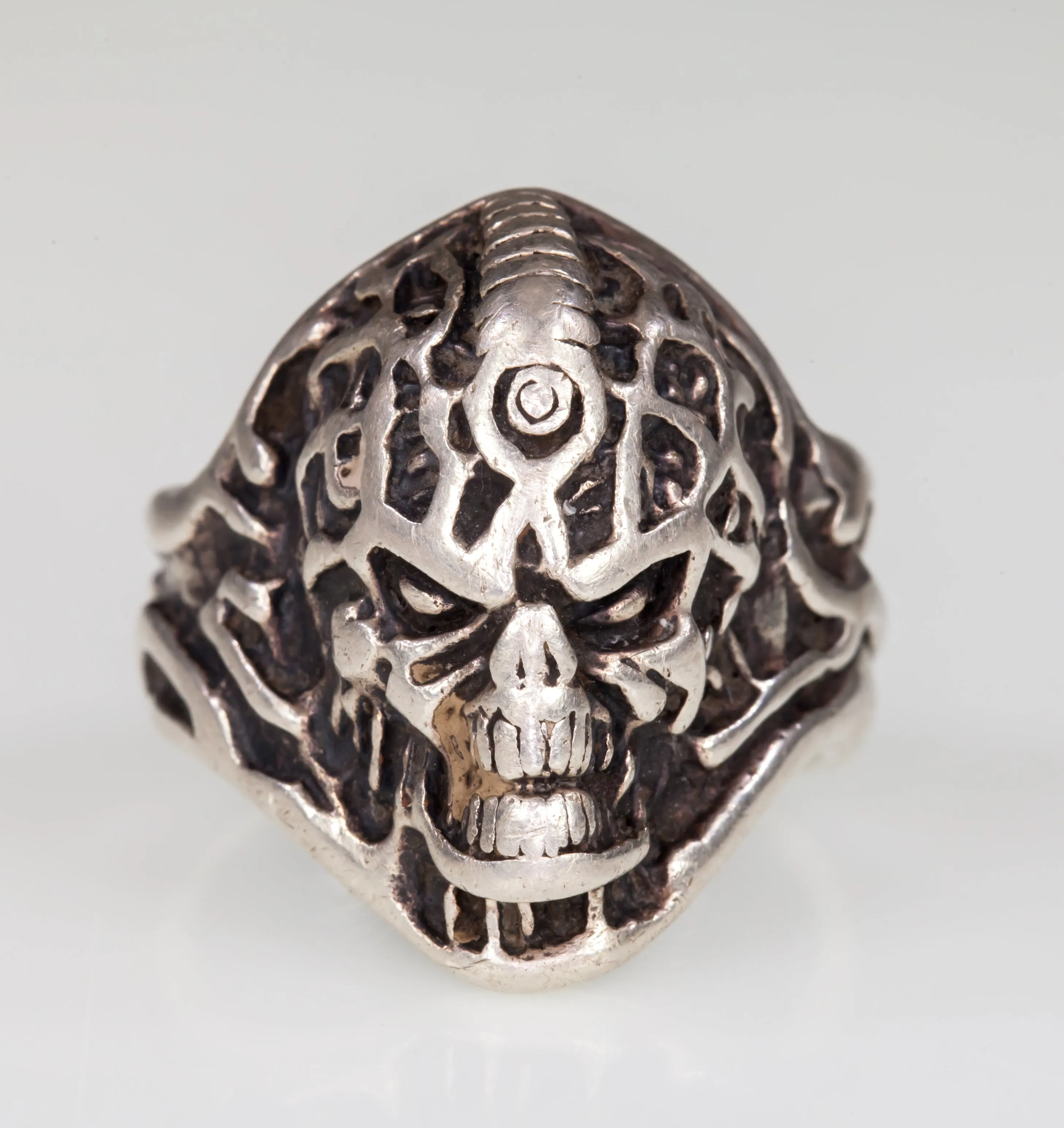 Men's Alien Demon Skull Sterling Silver Ring Size 9.50