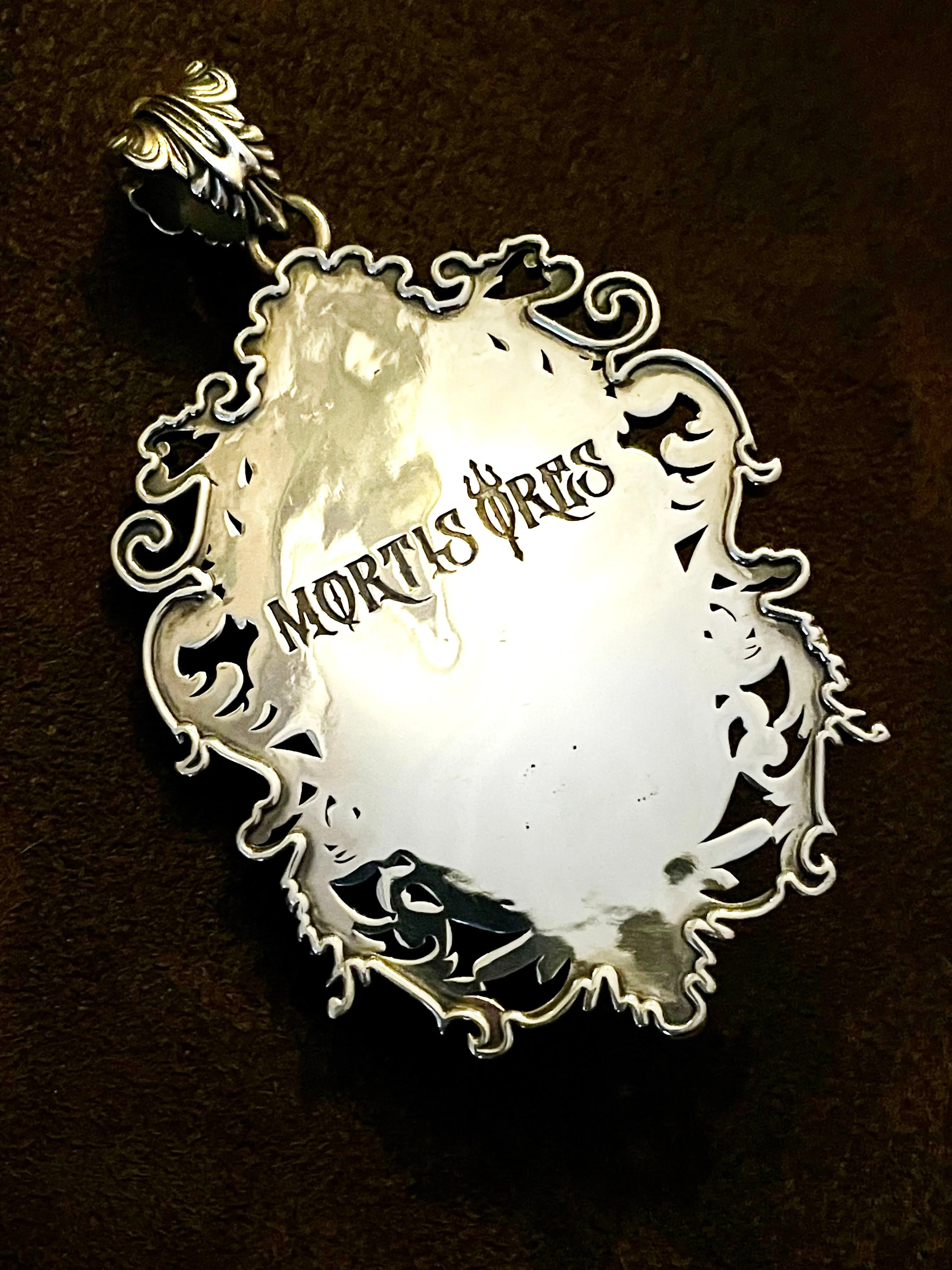 Mirror of Mortis Skull Necklace Set