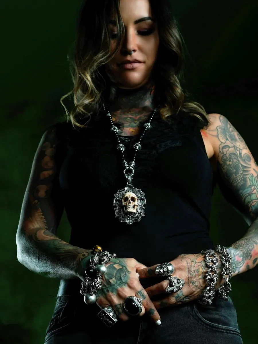 Mirror of Mortis Skull Necklace Set