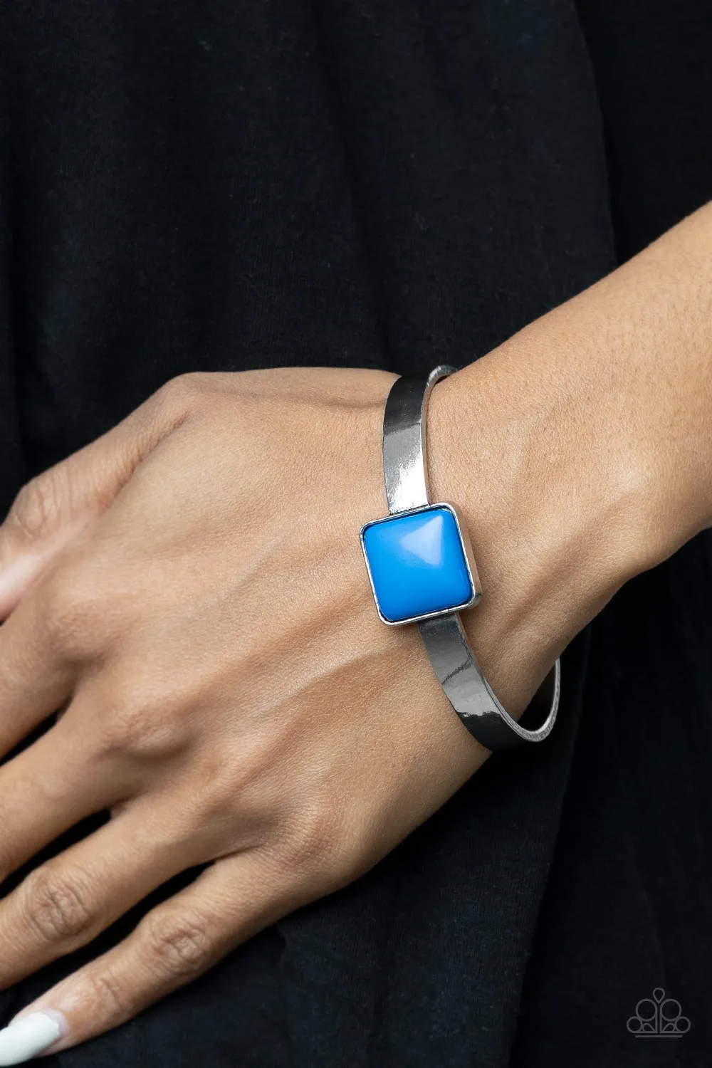 PAPARAZZI Prismatically Poppin - Blue BRACELETS