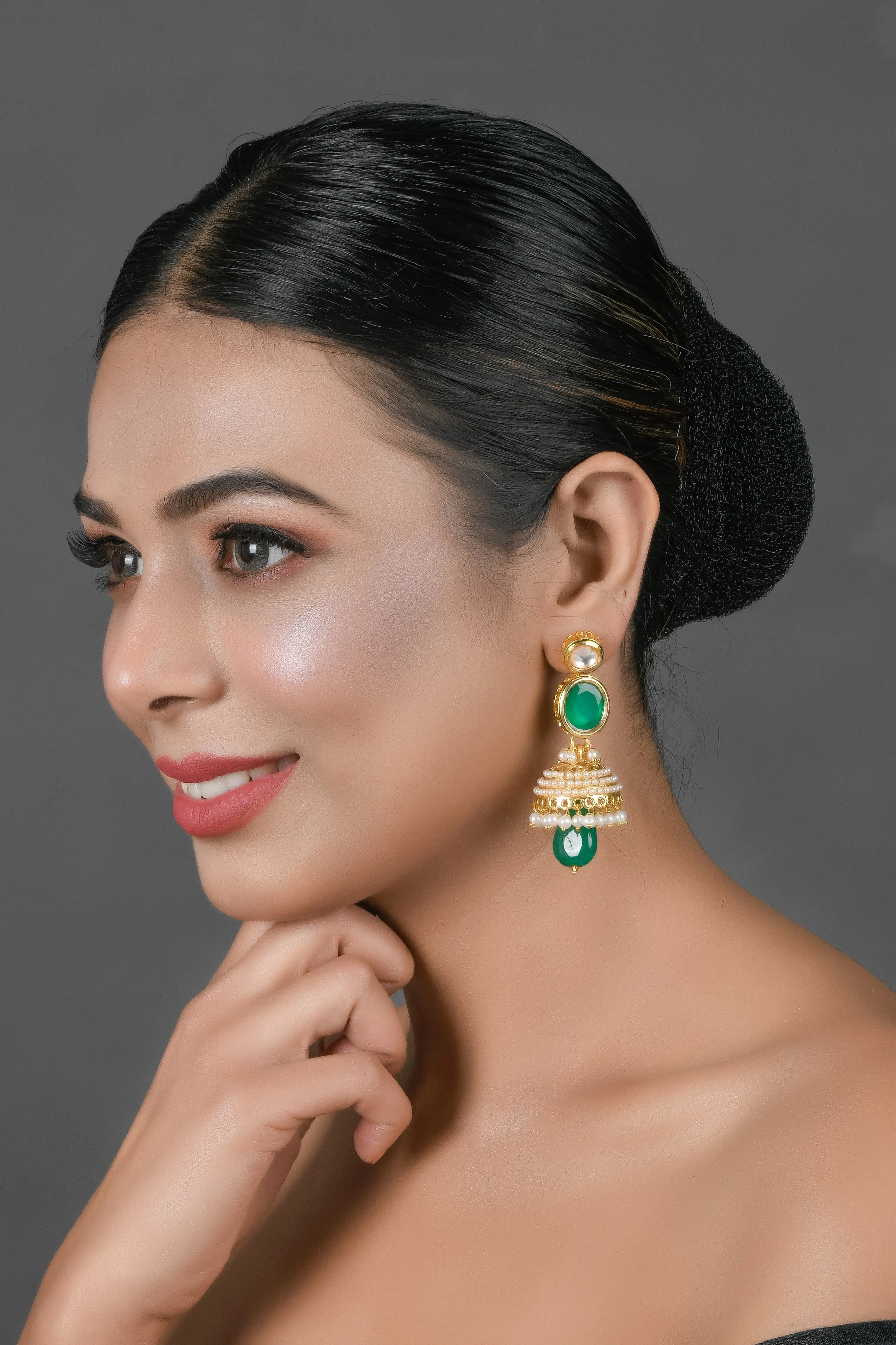 Pearl Beaded Green Circular Shaped Kundan Earrings
