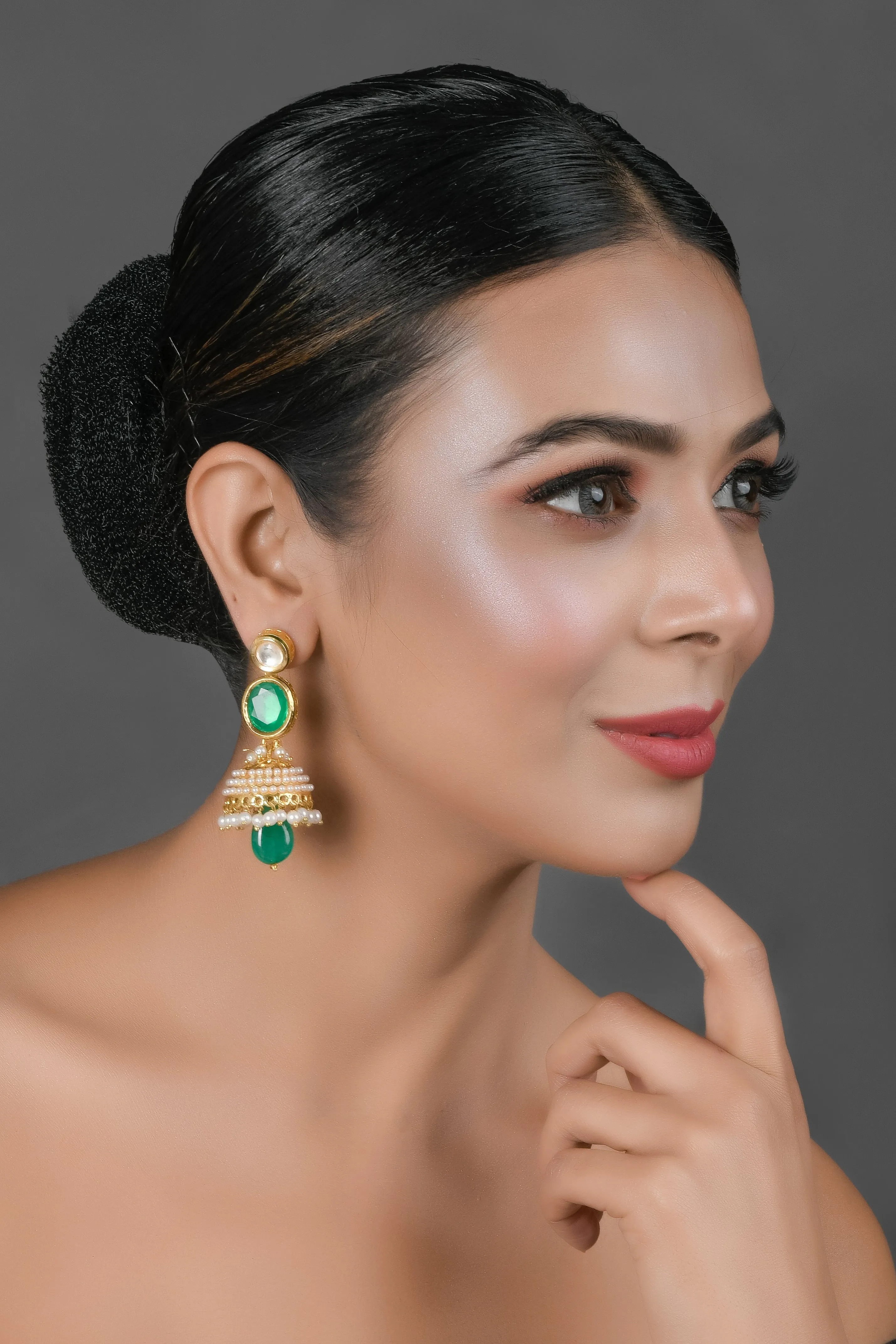 Pearl Beaded Green Circular Shaped Kundan Earrings