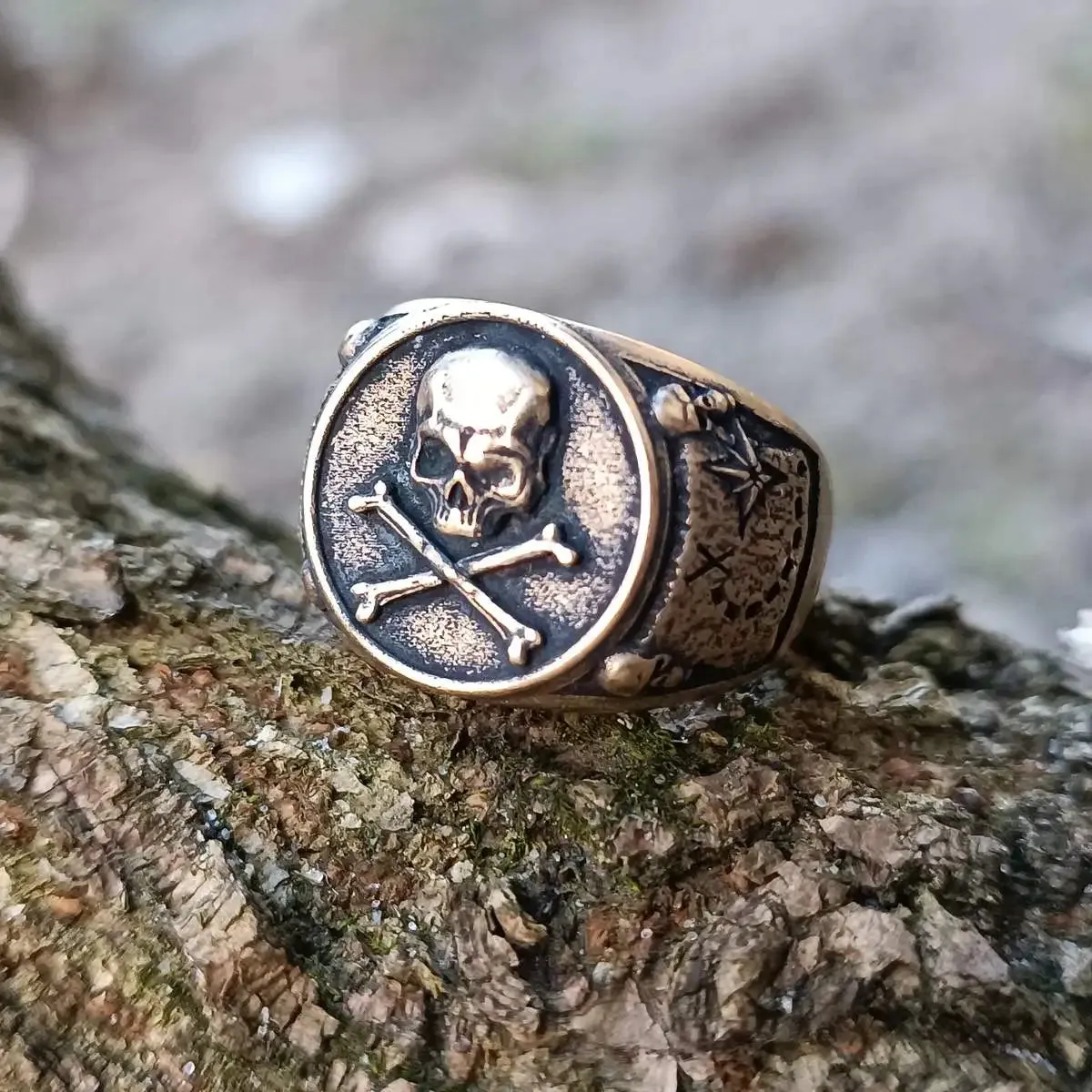 Pirate skull signet bronze ring