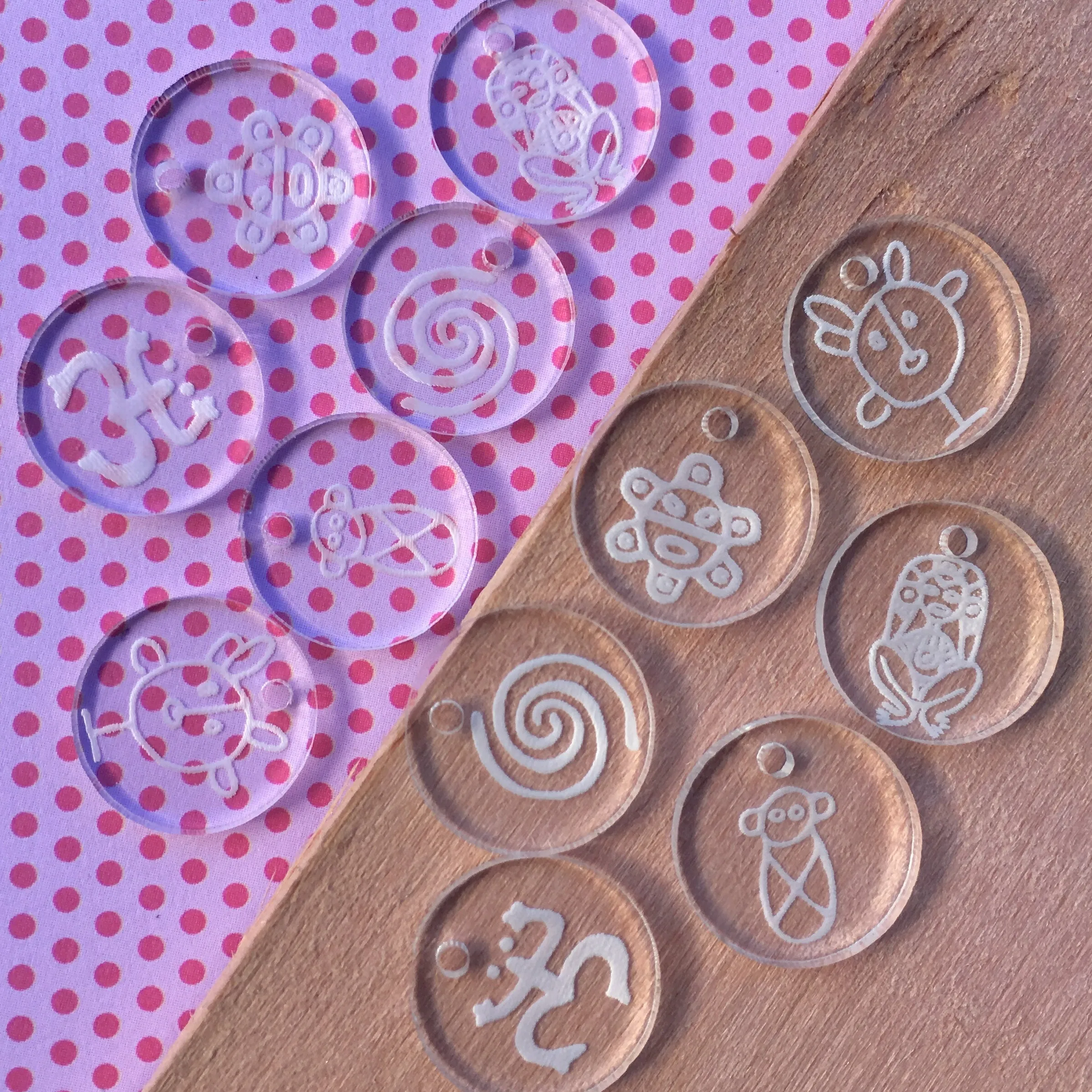 Símbolos Tainos Puerto Rico - 12 Piezas, 15mm / Puerto Rican Taino symbols