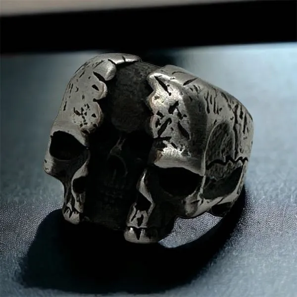 Split Personality Skull Ring (#697silver/black)