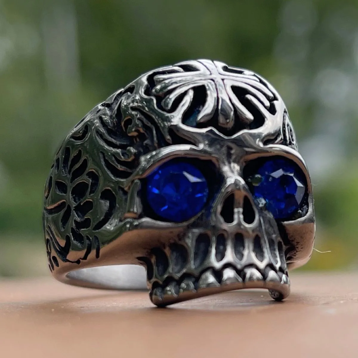 The Story In Your Eyes - Blue Eyes Skull Ring (#462)
