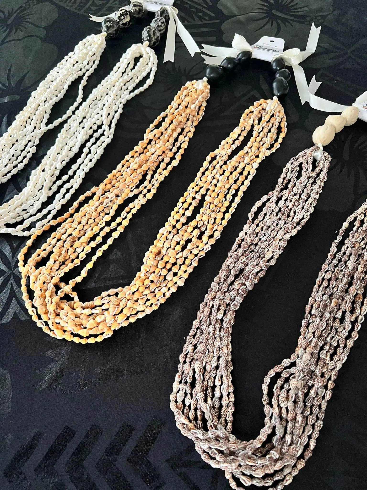 Thick Shell Necklace