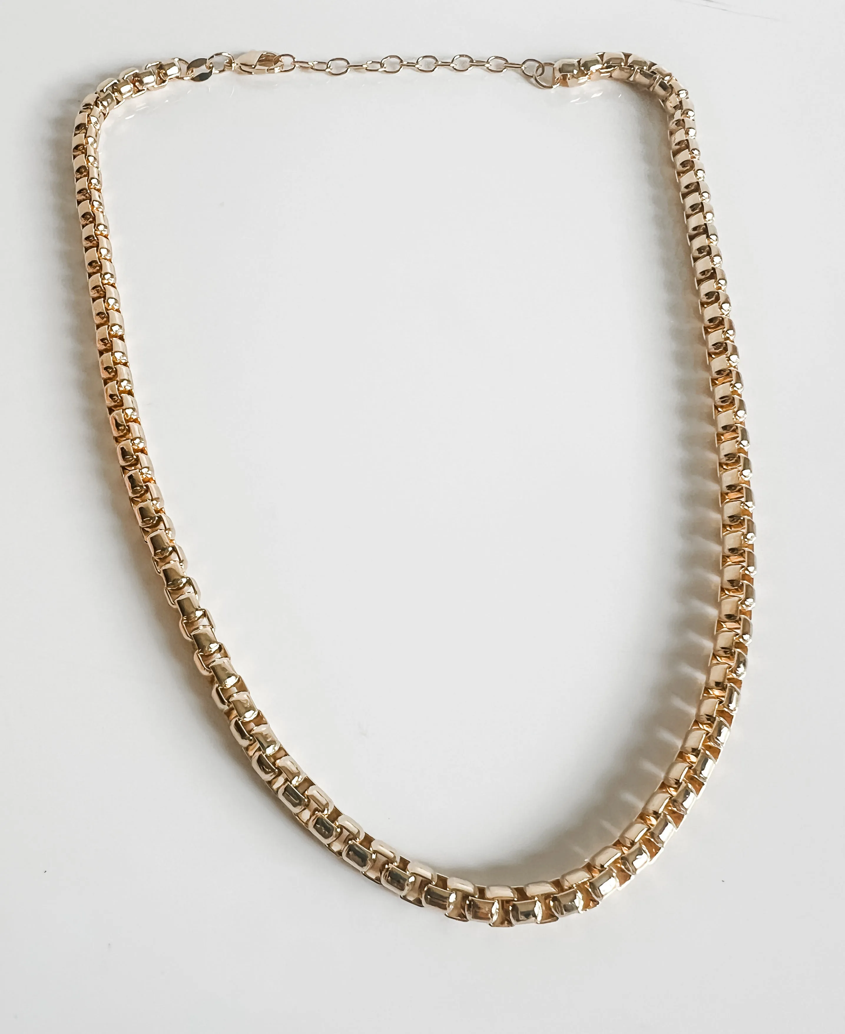 THICK TIA BOX CHAIN
