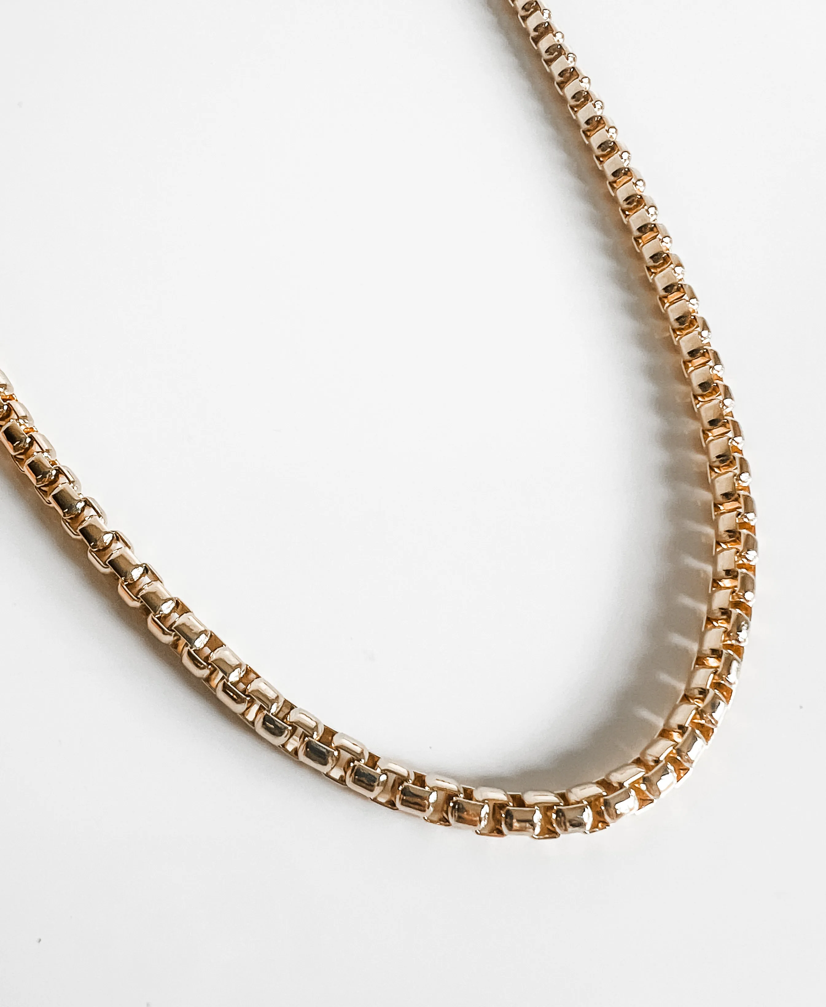 THICK TIA BOX CHAIN