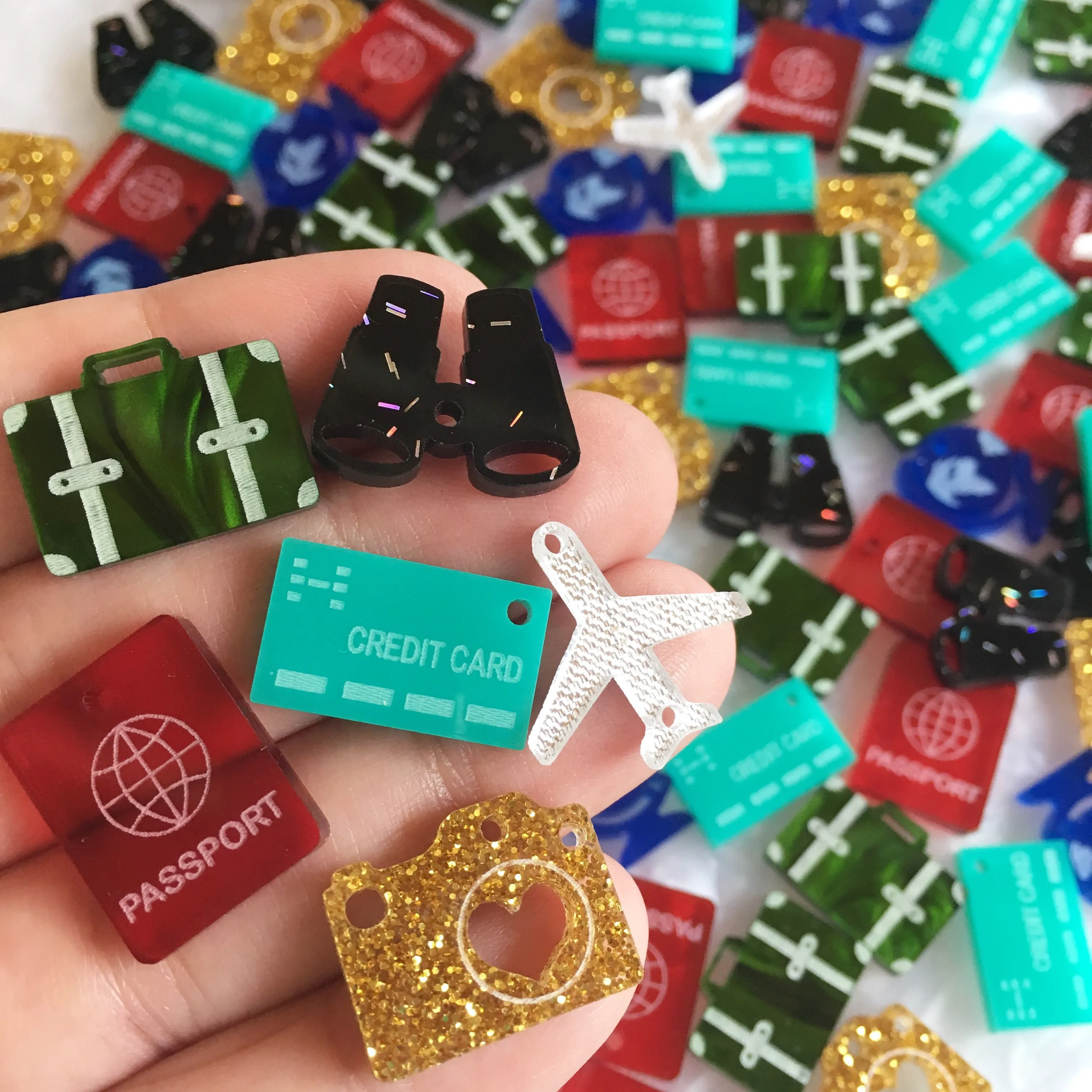 Traveler Charms / 14 Pieces, 20mm