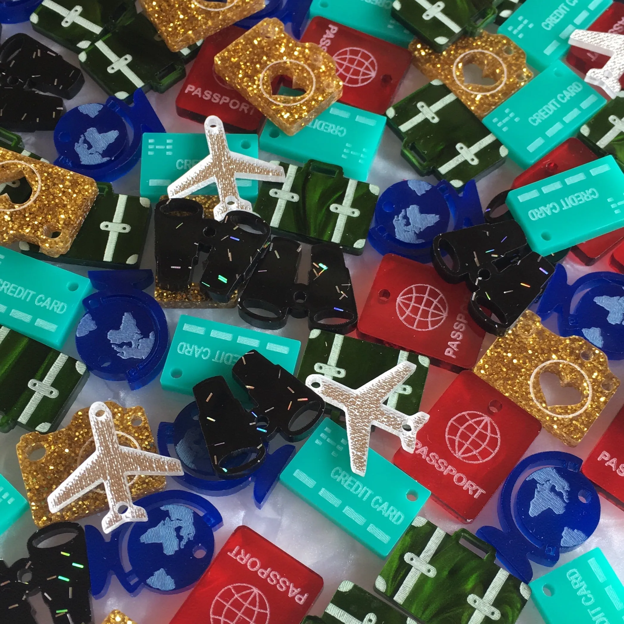Traveler Charms / 14 Pieces, 20mm