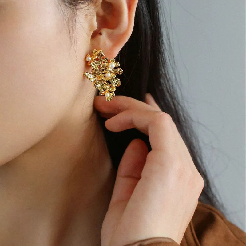 Vintage Asymmetry Flower Pearl Earrings