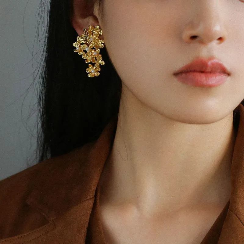 Vintage Asymmetry Flower Pearl Earrings