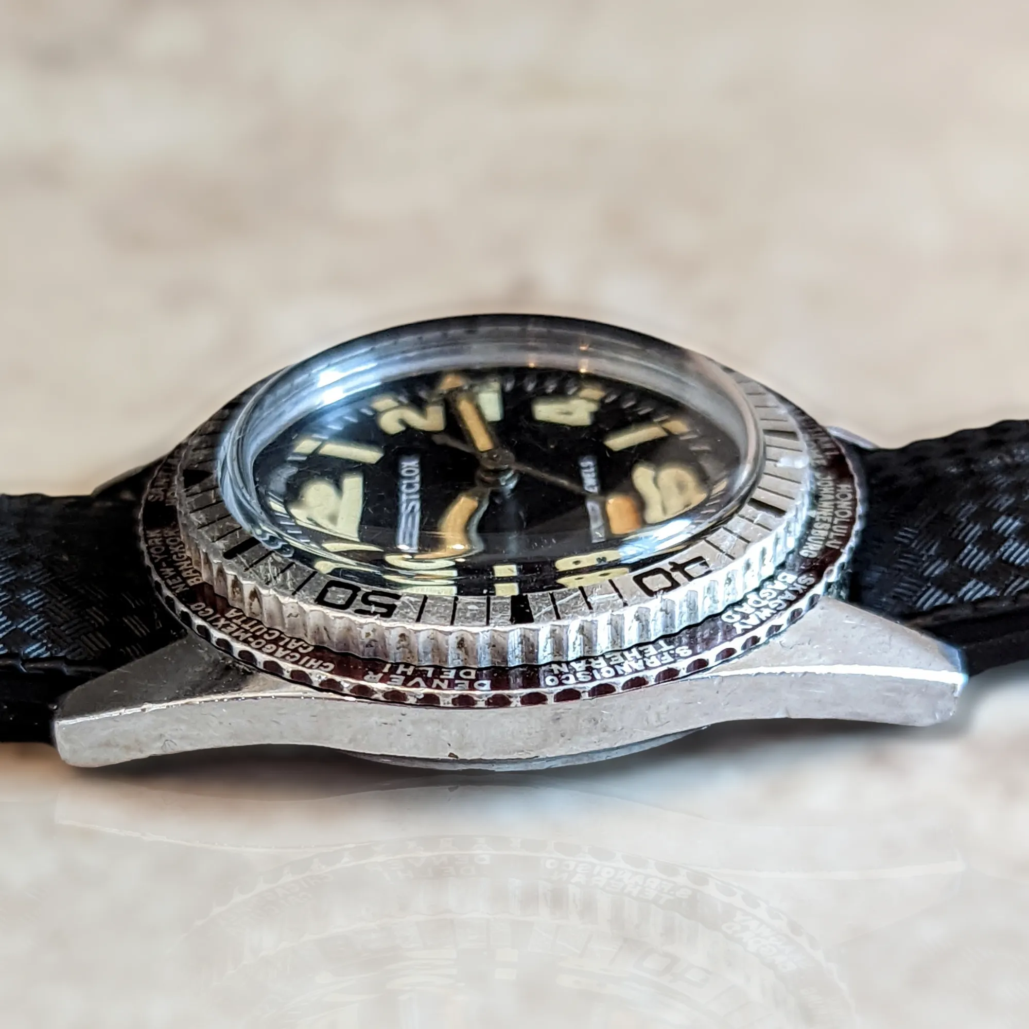 WESTCLOX Dual Bezel Diver Watch World Timer Wristwatch 17 Jewels