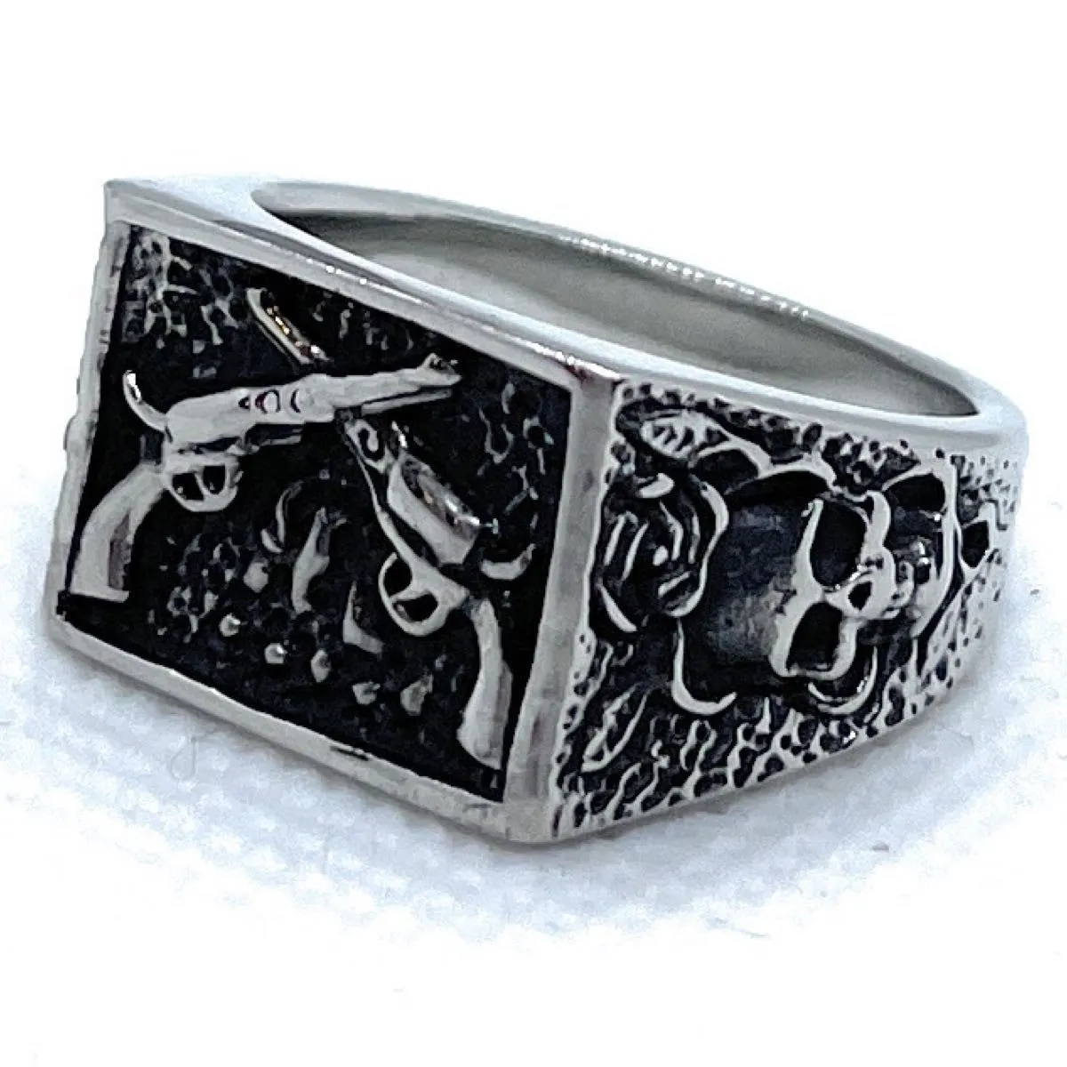 Wild, Wild, West - Guns/Skull Ring (#046)